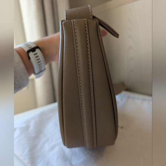 Mina Baie Khloe Crossbody Leather Sling In desert - Picture 5 of 8